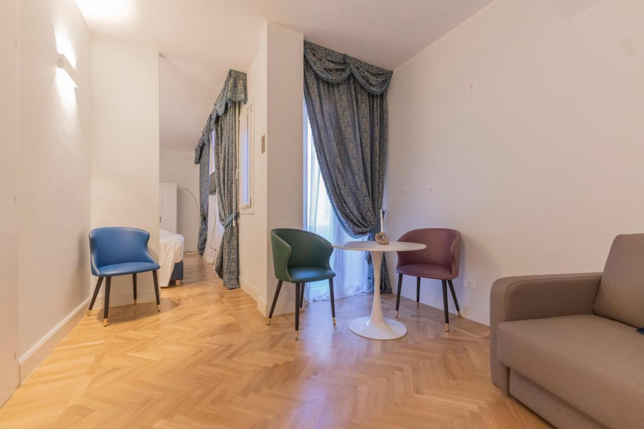 Aldrovandi Luxury Suites And Apartment Bologna Exterior photo