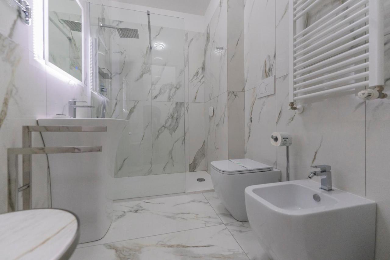 Aldrovandi Luxury Suites And Apartment Bologna Exterior photo