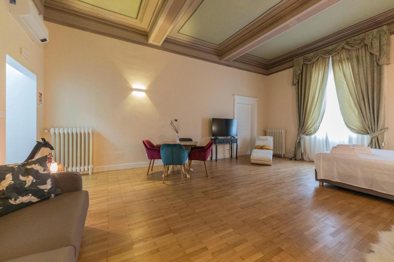 Aldrovandi Luxury Suites And Apartment Bologna Exterior photo