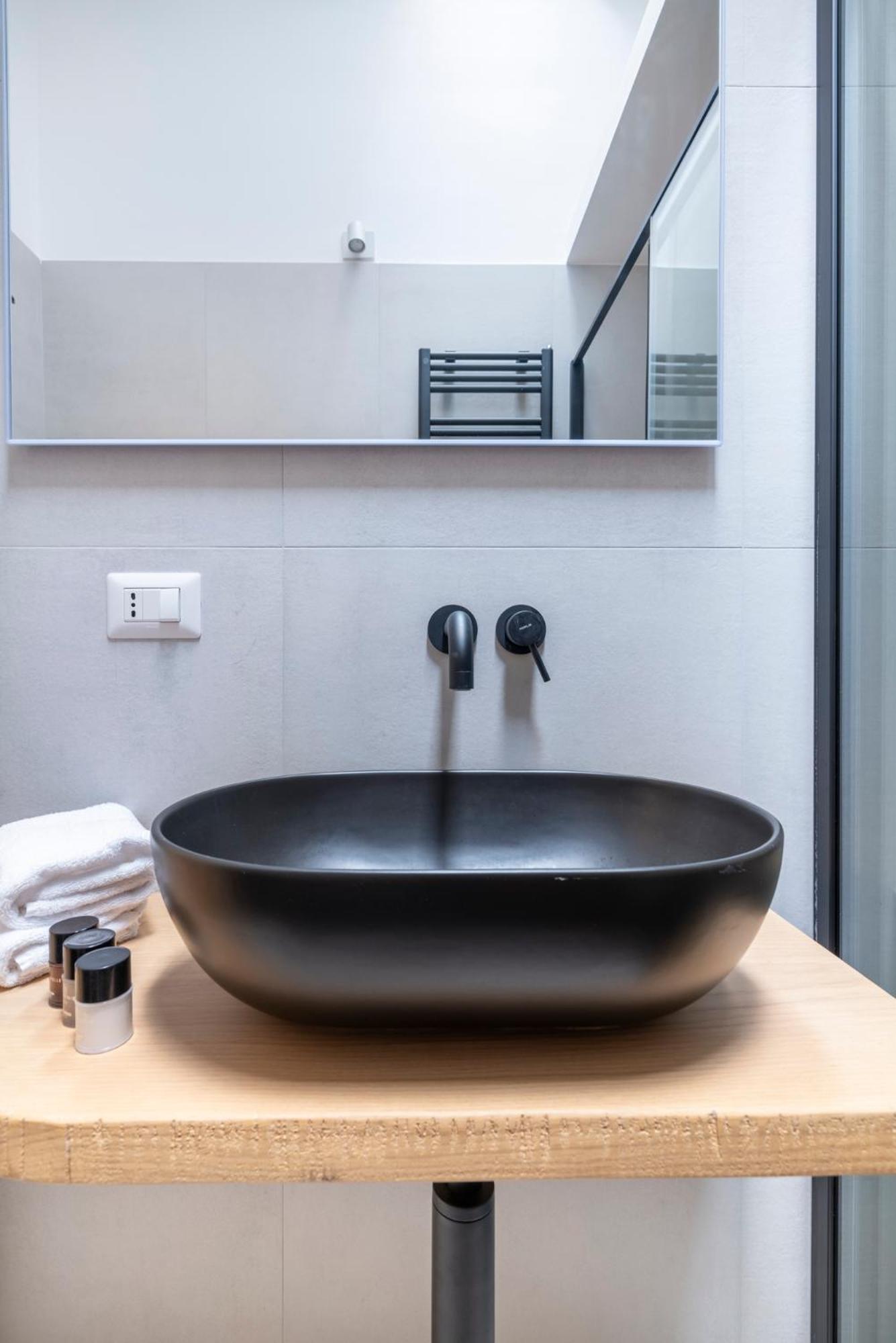 Aldrovandi Luxury Suites And Apartment Bologna Exterior photo