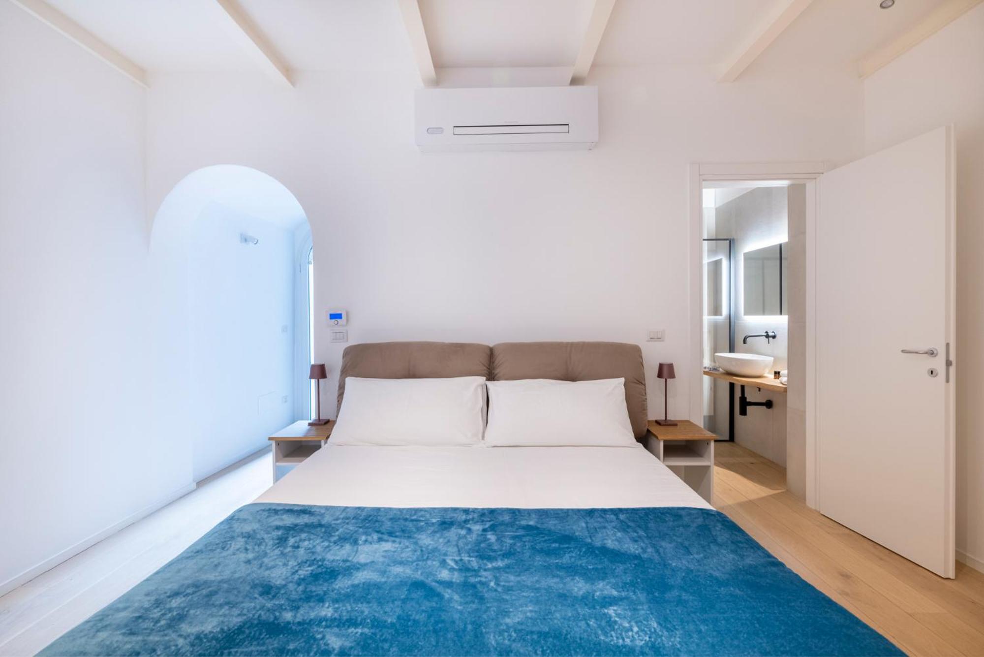 Aldrovandi Luxury Suites And Apartment Bologna Exterior photo