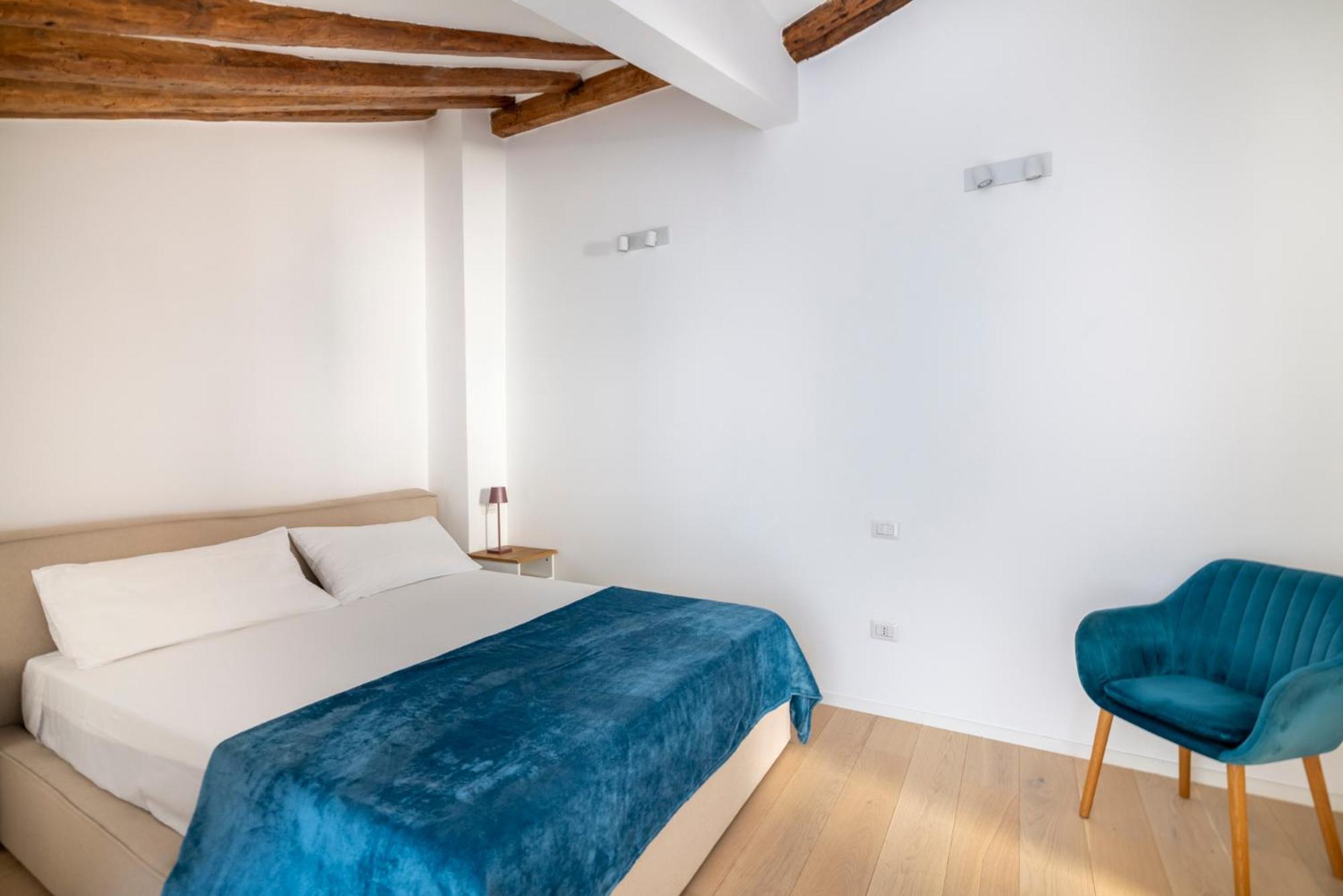 Aldrovandi Luxury Suites And Apartment Bologna Exterior photo