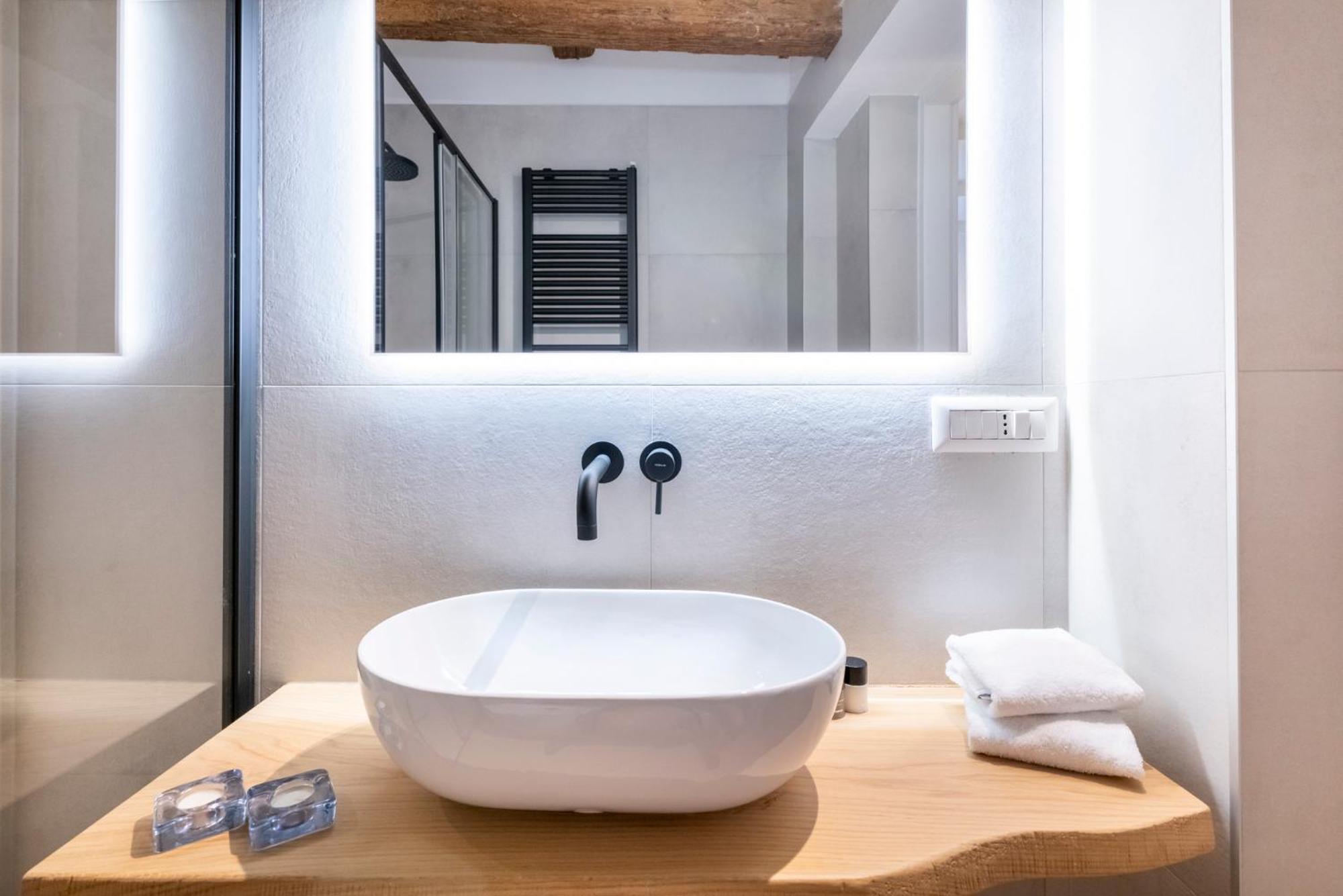 Aldrovandi Luxury Suites And Apartment Bologna Exterior photo